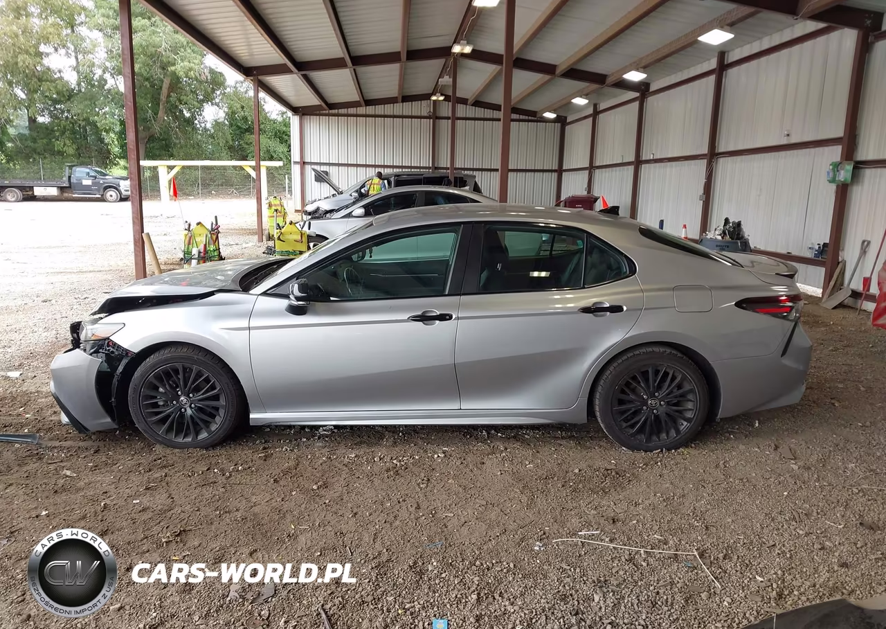 2022 Toyota Camry Se Nightshade Edition VIN:4T1G11AK5NU499603 - 14