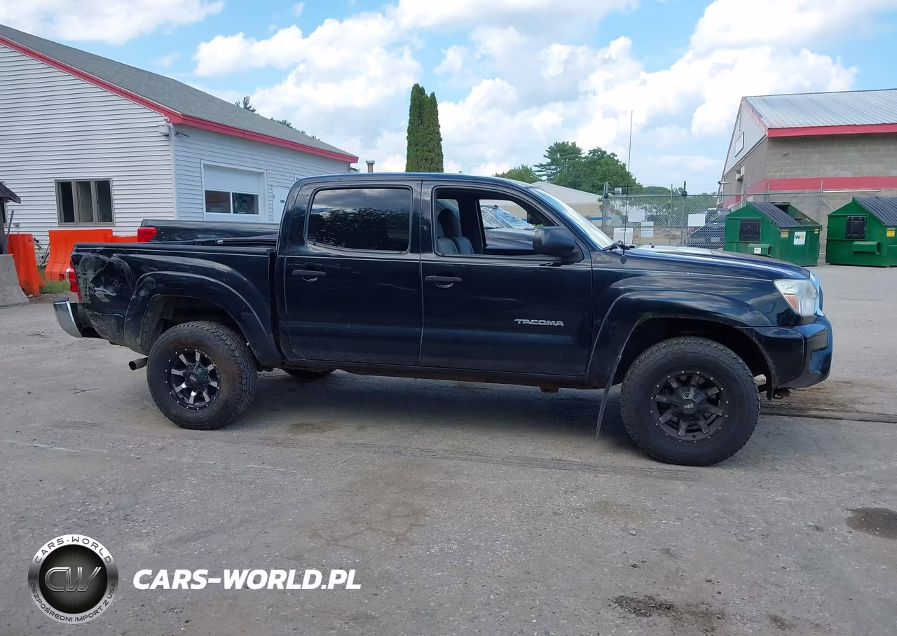 2013 Toyota Tacoma Double Cab VIN:3TMLU4EN8DM106132 - 13