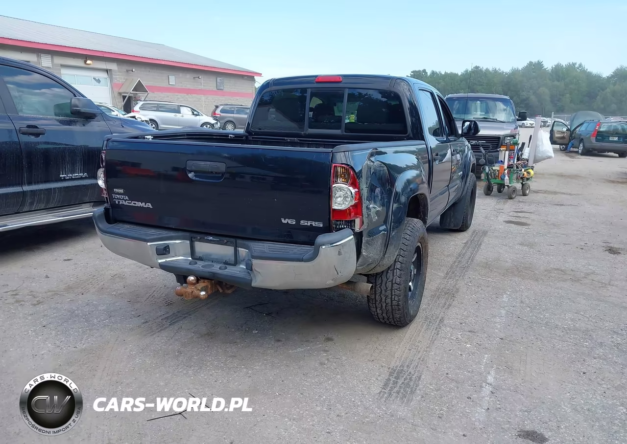 2013 Toyota Tacoma Double Cab VIN:3TMLU4EN8DM106132 - 4