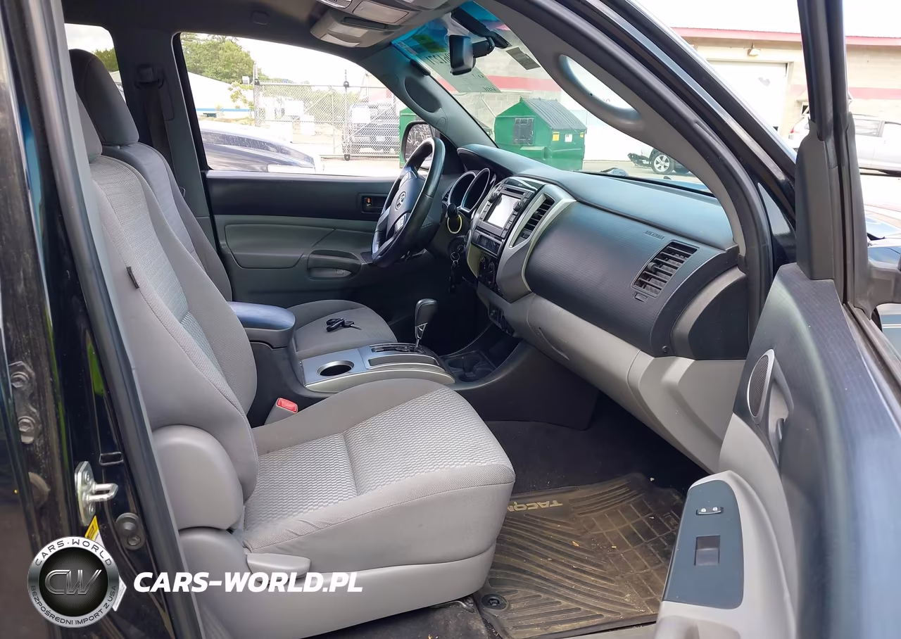 2013 Toyota Tacoma Double Cab VIN:3TMLU4EN8DM106132 - 5