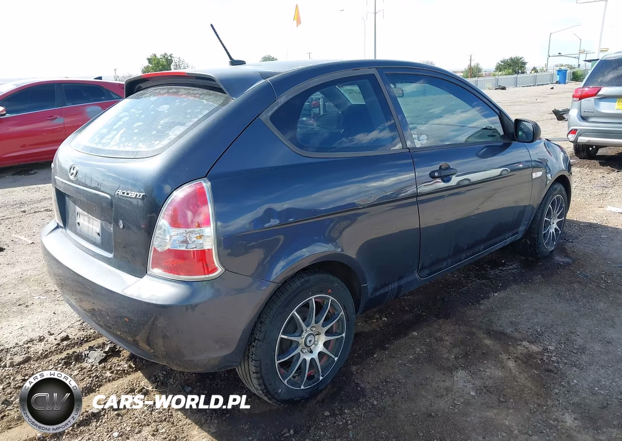 2009 Hyundai Accent Gs VIN:KMHCM36CX9U122550 - 4