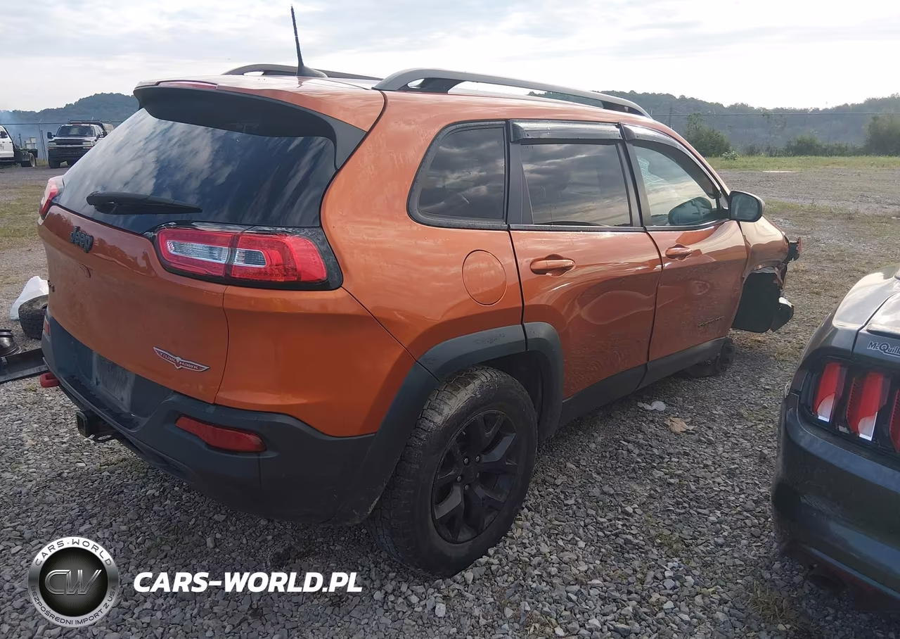 2016 Jeep Cherokee Trailhawk VIN:1C4PJMBS2GW188738 - 4