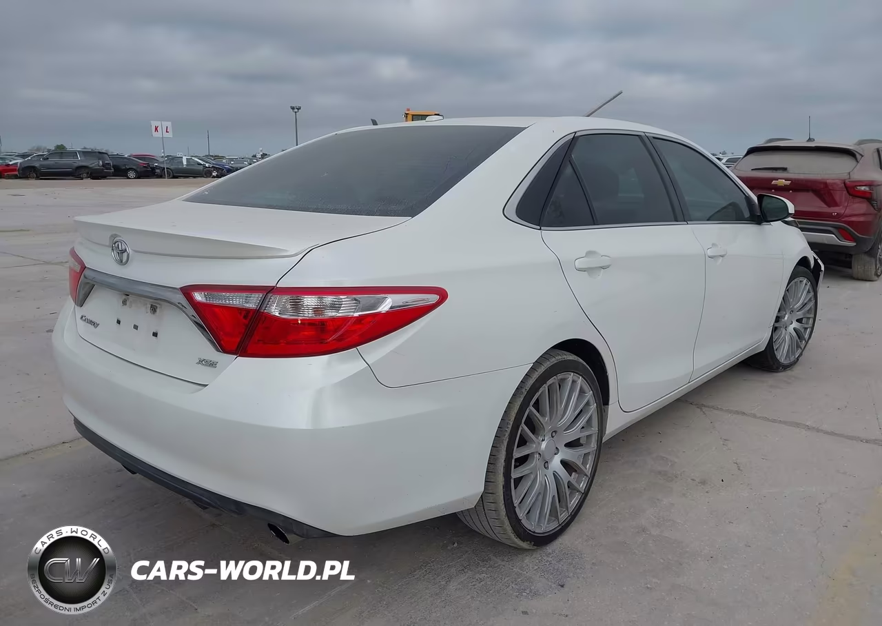 2015 Toyota Camry Xse VIN:4T1BF1FK1FU480438 - 4