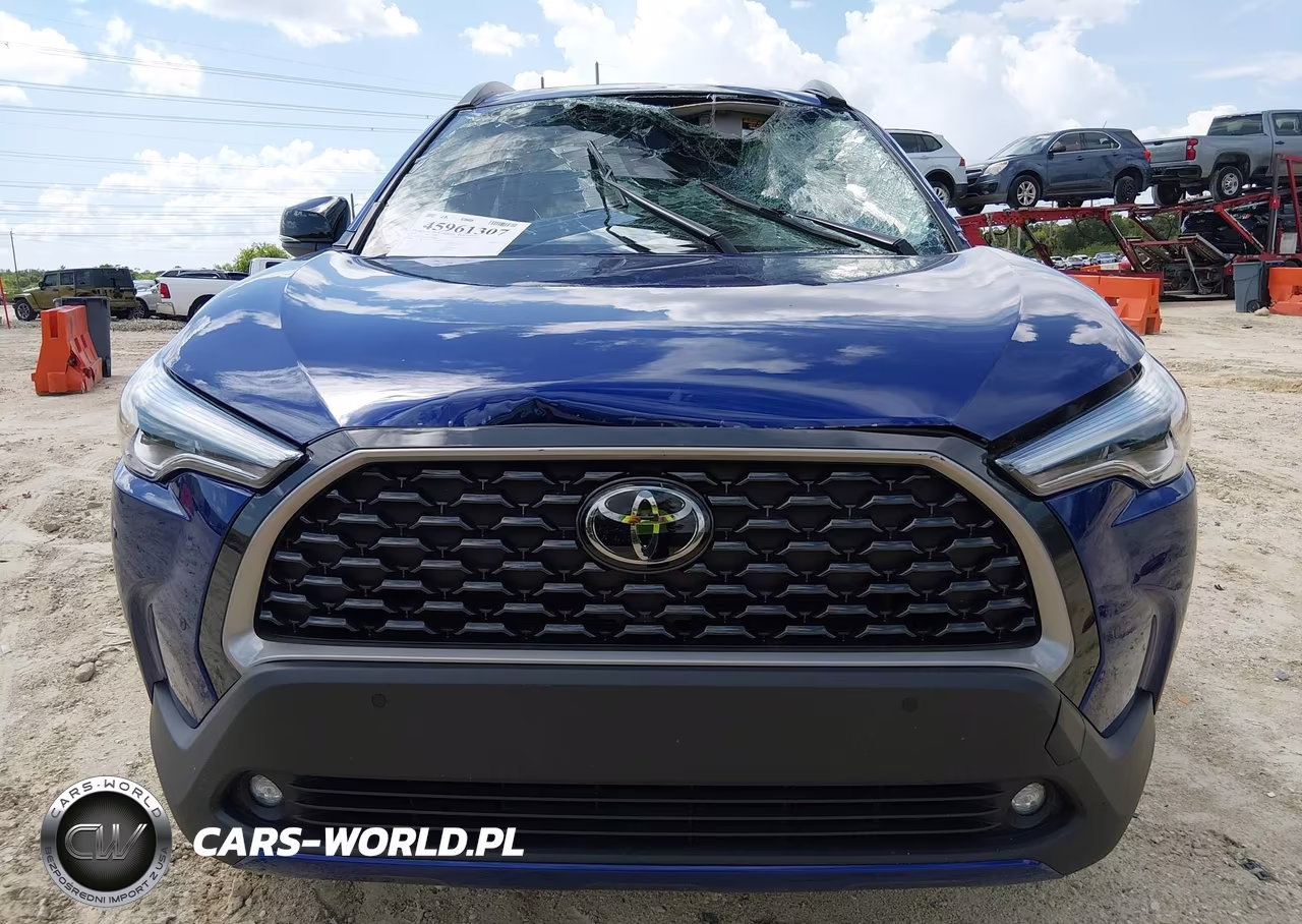 2025 Toyota Corolla Cross Xle VIN:7MUDAABG9SV139001 - 12