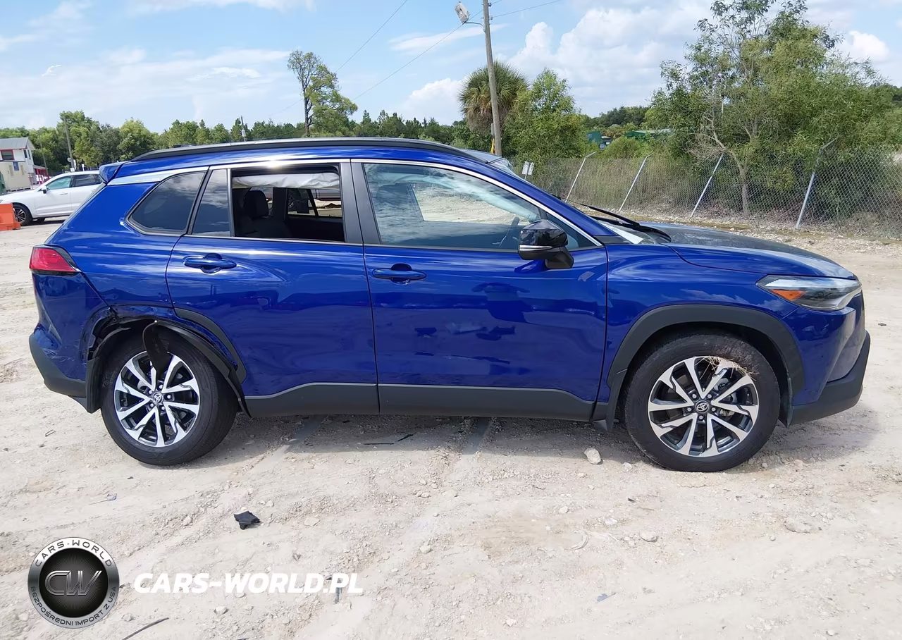 2025 Toyota Corolla Cross Xle VIN:7MUDAABG9SV139001 - 13