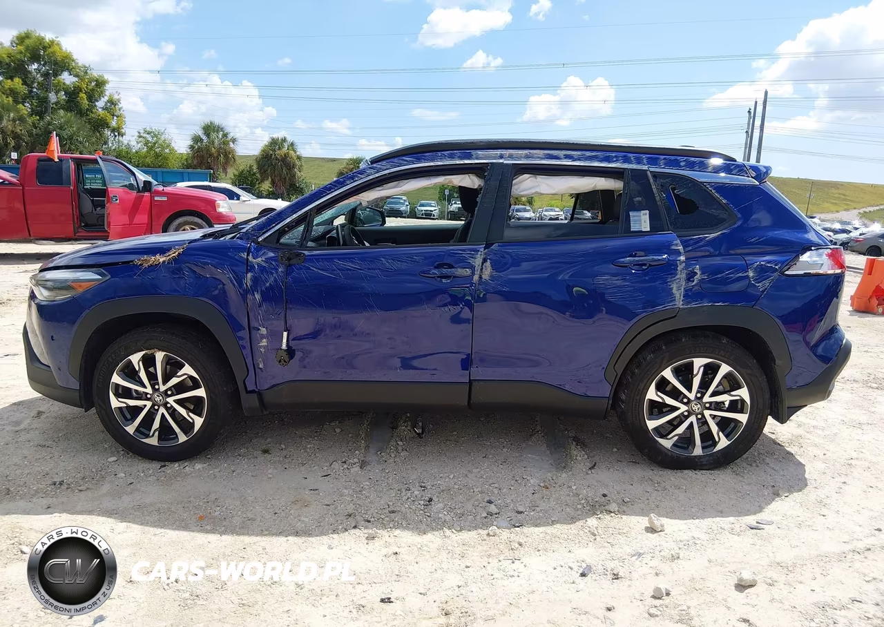 2025 Toyota Corolla Cross Xle VIN:7MUDAABG9SV139001 - 14