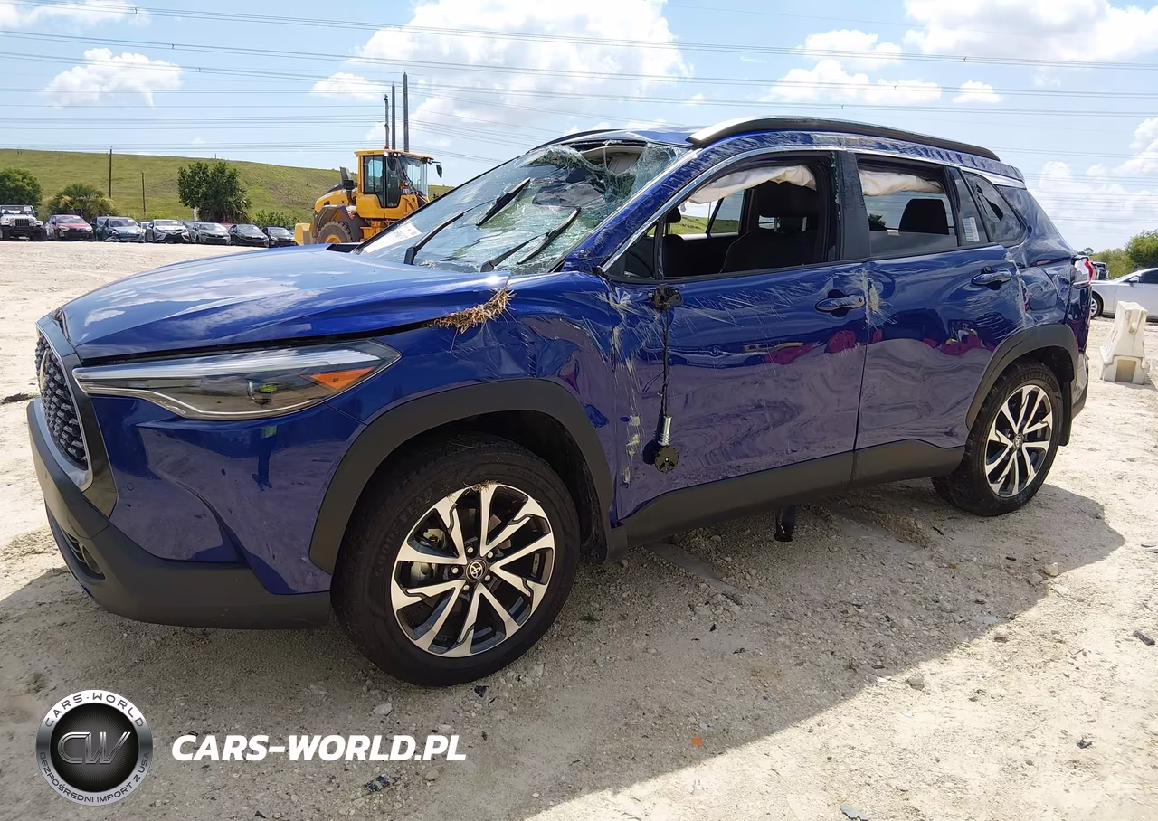 2025 Toyota Corolla Cross Xle VIN:7MUDAABG9SV139001 - 6