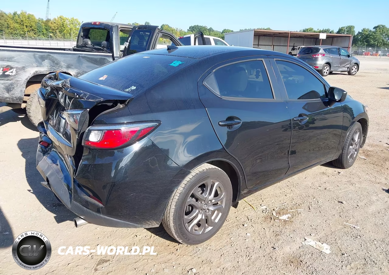 2019 Toyota Yaris Le VIN:3MYDLBYV9KY513830 - 4