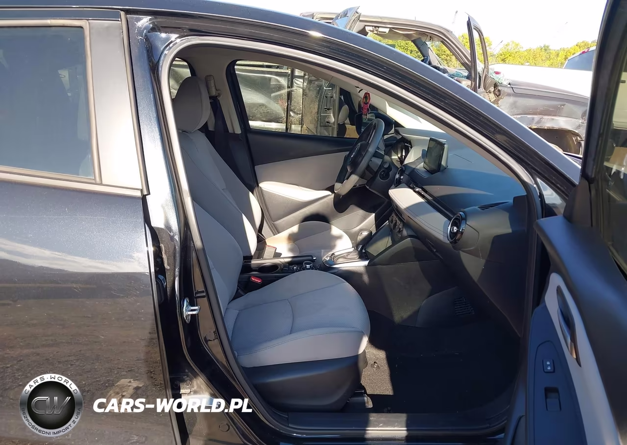 2019 Toyota Yaris Le VIN:3MYDLBYV9KY513830 - 5