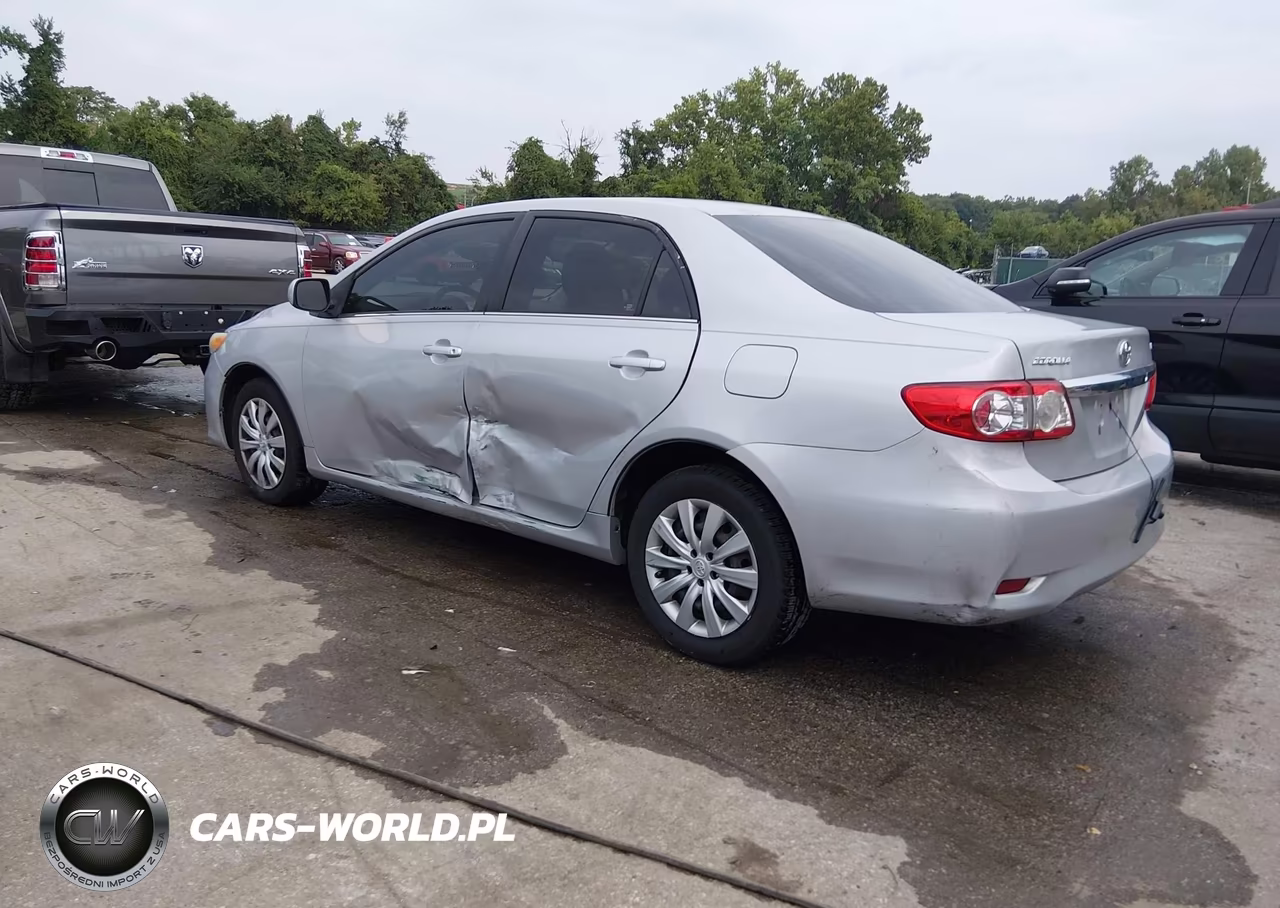 2013 Toyota Corolla Le VIN:2T1BU4EE7DC951137 - 3