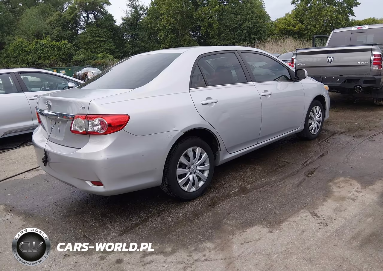 2013 Toyota Corolla Le VIN:2T1BU4EE7DC951137 - 4