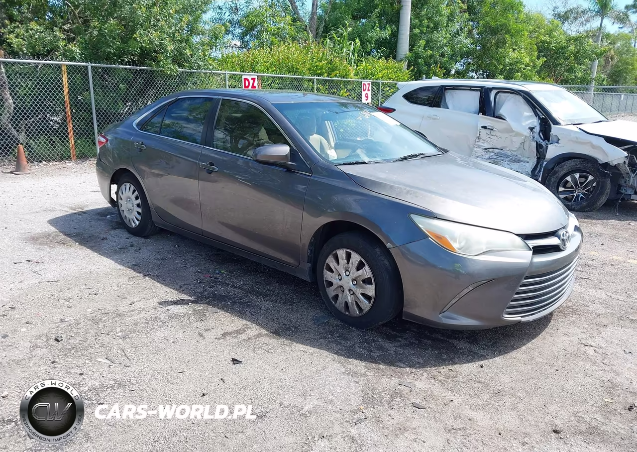 2015 Toyota Camry Le VIN:4T1BF1FK6FU096817 - 1