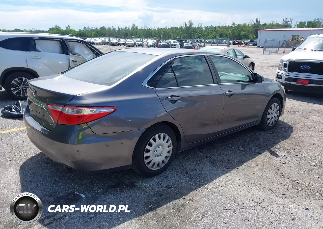 2015 Toyota Camry Le VIN:4T1BF1FK6FU096817 - 4
