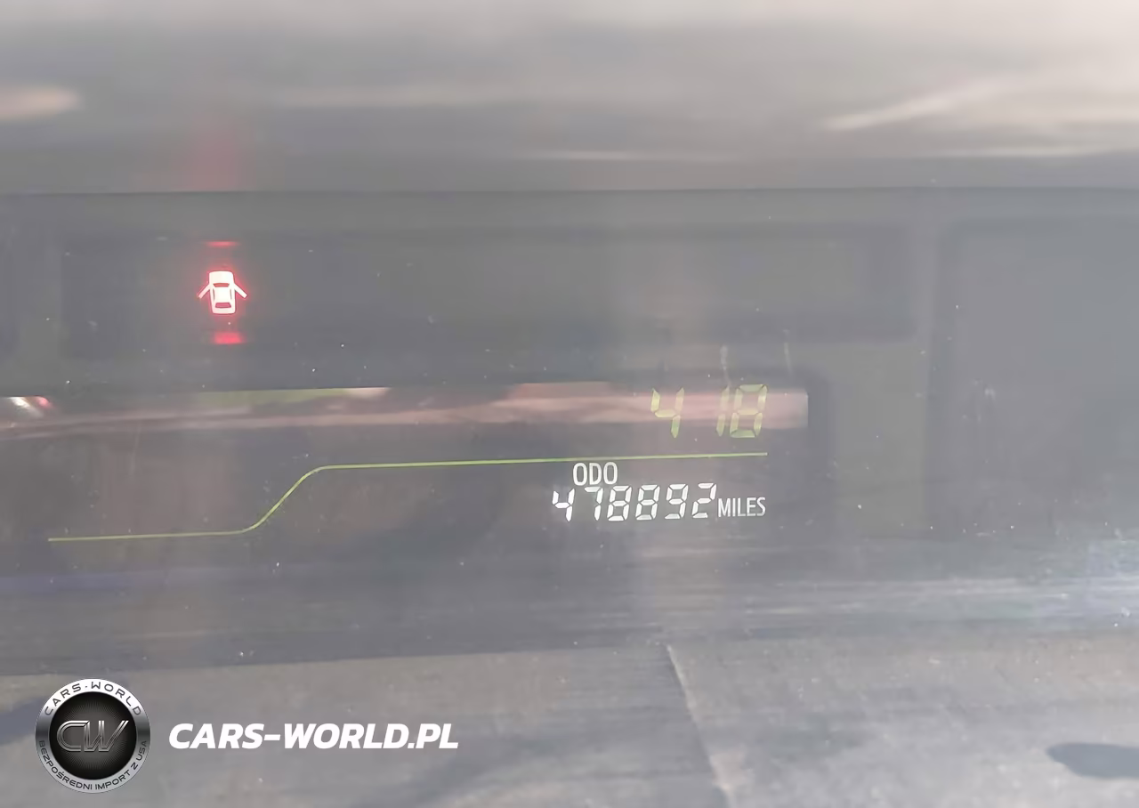 2014 Toyota Prius V Two VIN:JTDZN3EU1E3304210 - 15