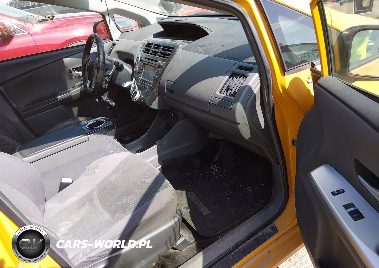 2014 Toyota Prius V Two VIN:JTDZN3EU1E3304210 - 5