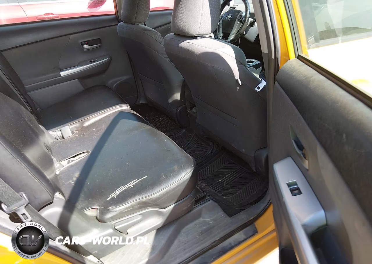 2014 Toyota Prius V Two VIN:JTDZN3EU1E3304210 - 8