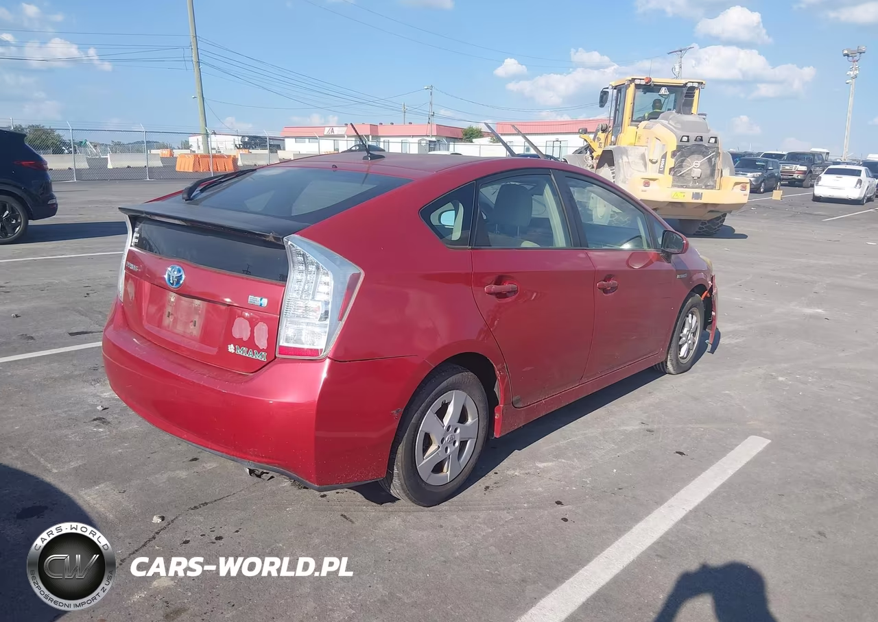 2011 Toyota Prius Two VIN:JTDKN3DU8B0247472 - 4