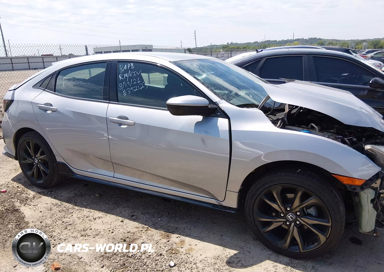 2018 Honda Civic Sport VIN:SHHFK7H48JU203837 - 14