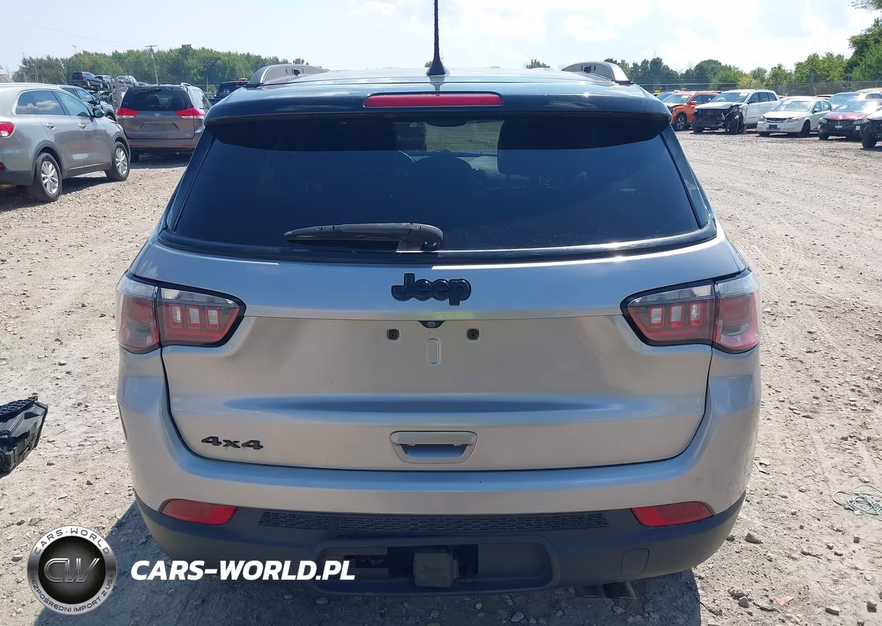 2019 Jeep Compass Altitude 4X4 VIN:3C4NJDBBXKT621292 - 17