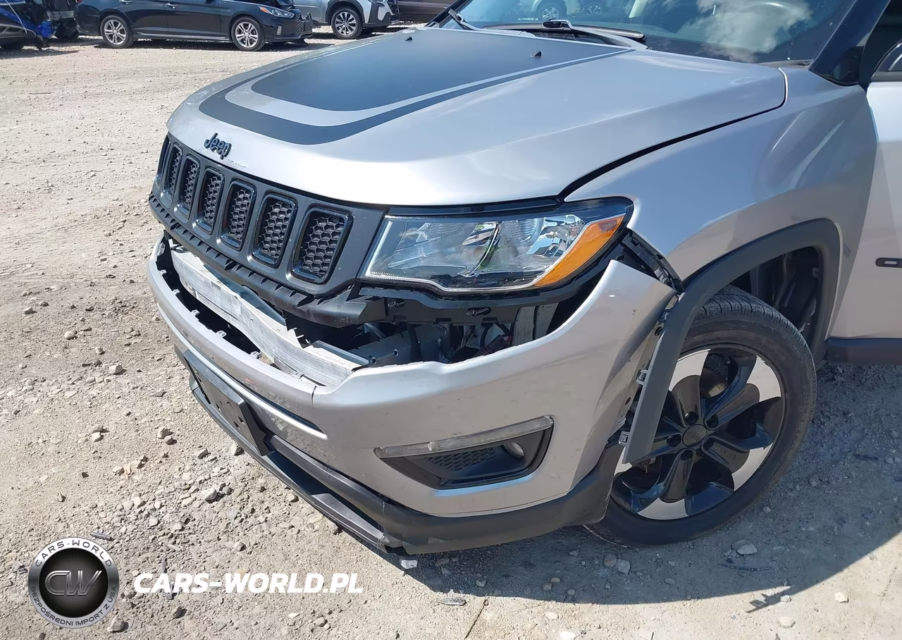 2019 Jeep Compass Altitude 4X4 VIN:3C4NJDBBXKT621292 - 18