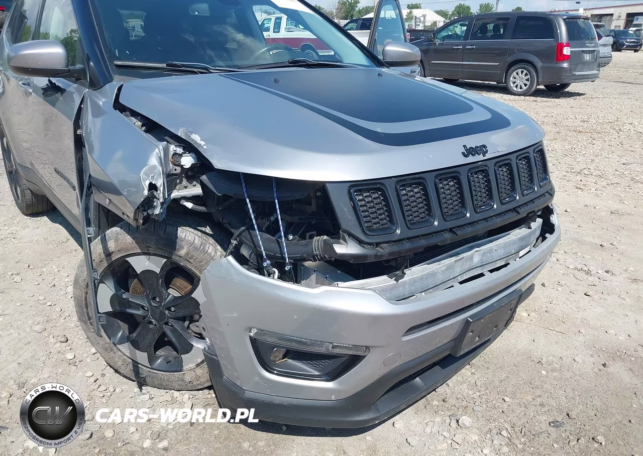 2019 Jeep Compass Altitude 4X4 VIN:3C4NJDBBXKT621292 - 6