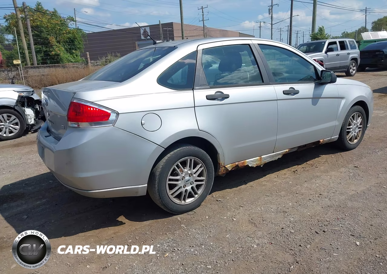 2009 Ford Focus Se VIN:1FAHP35N79W258746 - 4