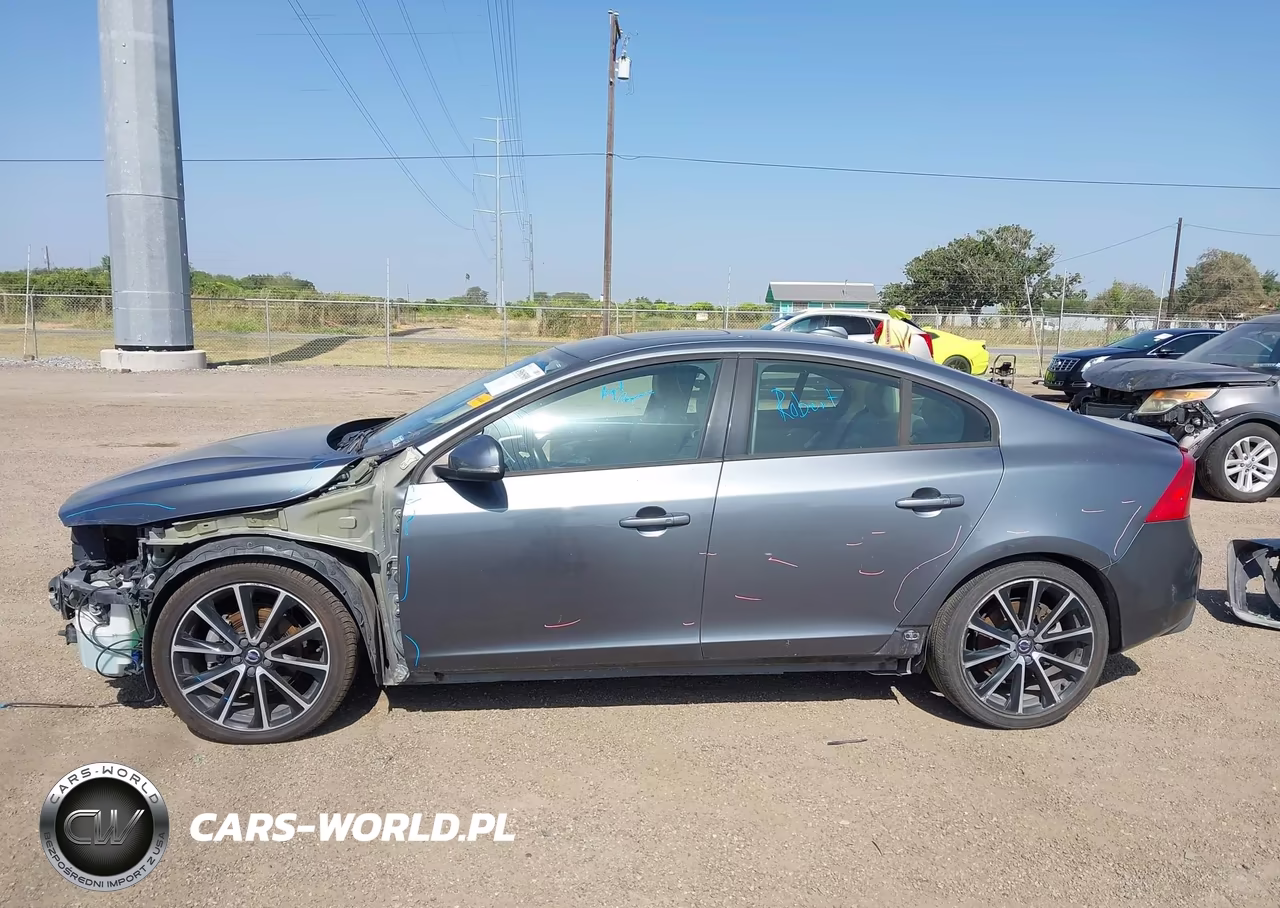 2018 Volvo S60 T5 Dynamic VIN:YV126MFL3J2453867 - 15