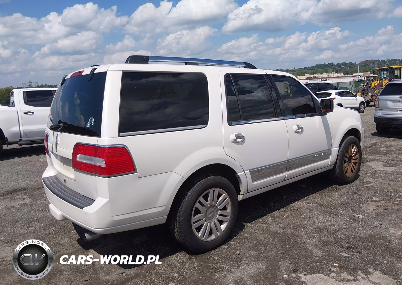 2011 Lincoln Navigator VIN:5LMJJ2J52BEJ09615 - 4