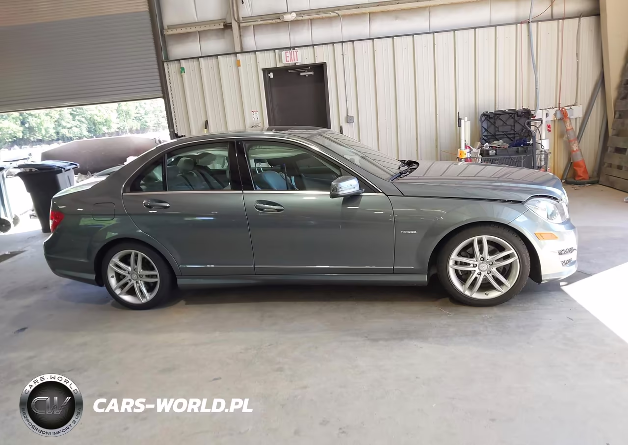 2012 Mercedes-Benz C 250 Sport VIN:WDDGF4HBXCR235733 - 13