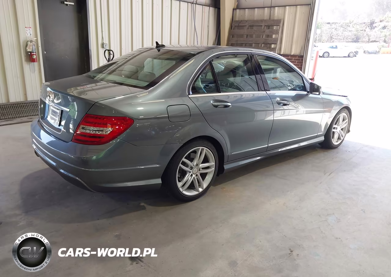 2012 Mercedes-Benz C 250 Sport VIN:WDDGF4HBXCR235733 - 4