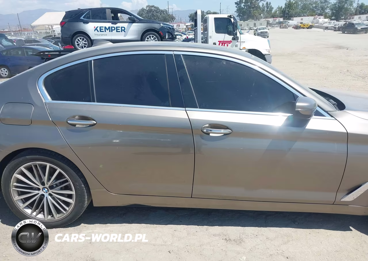 2018 BMW 530I VIN:WBAJA5C53JWA39914 - 13