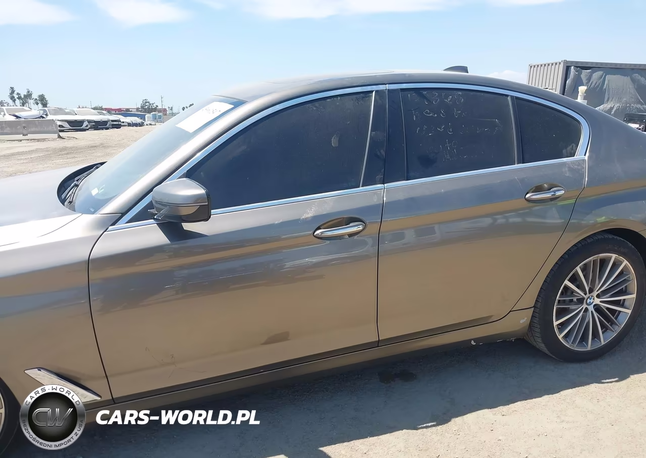 2018 BMW 530I VIN:WBAJA5C53JWA39914 - 14