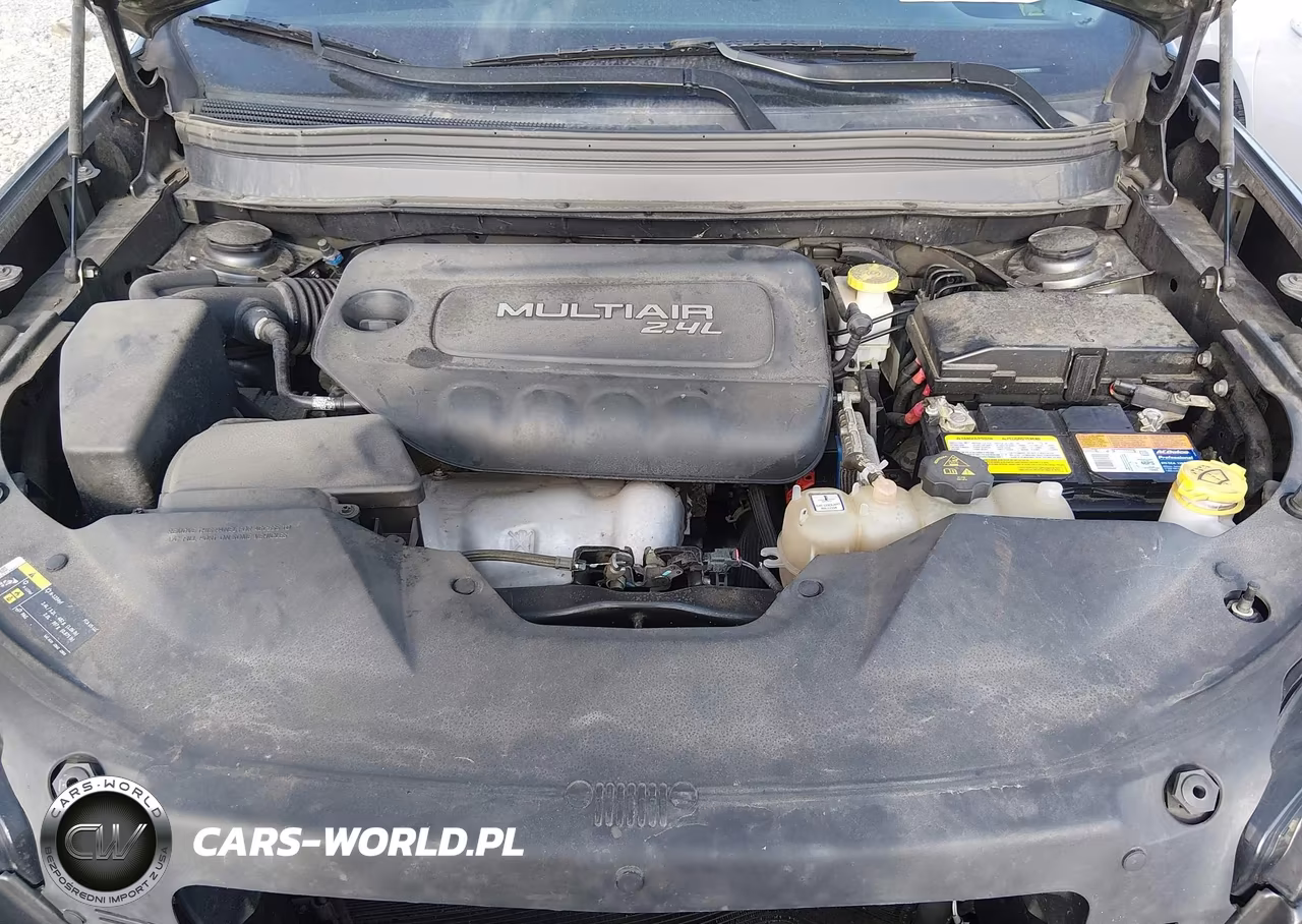 2019 Jeep Cherokee Latitude Plus 4X4 VIN:1C4PJMLB6KD198868 - 10