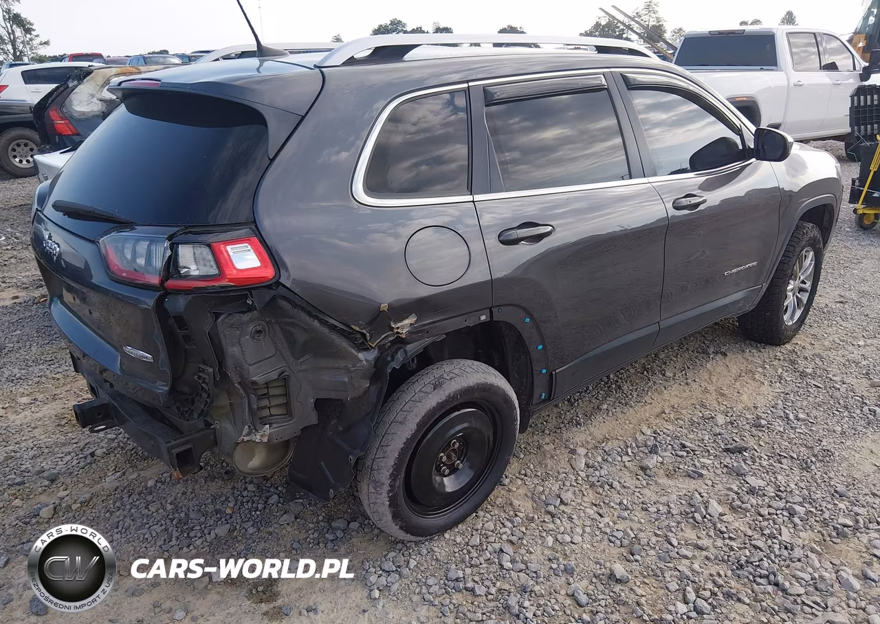 2019 Jeep Cherokee Latitude Plus 4X4 VIN:1C4PJMLB6KD198868 - 4
