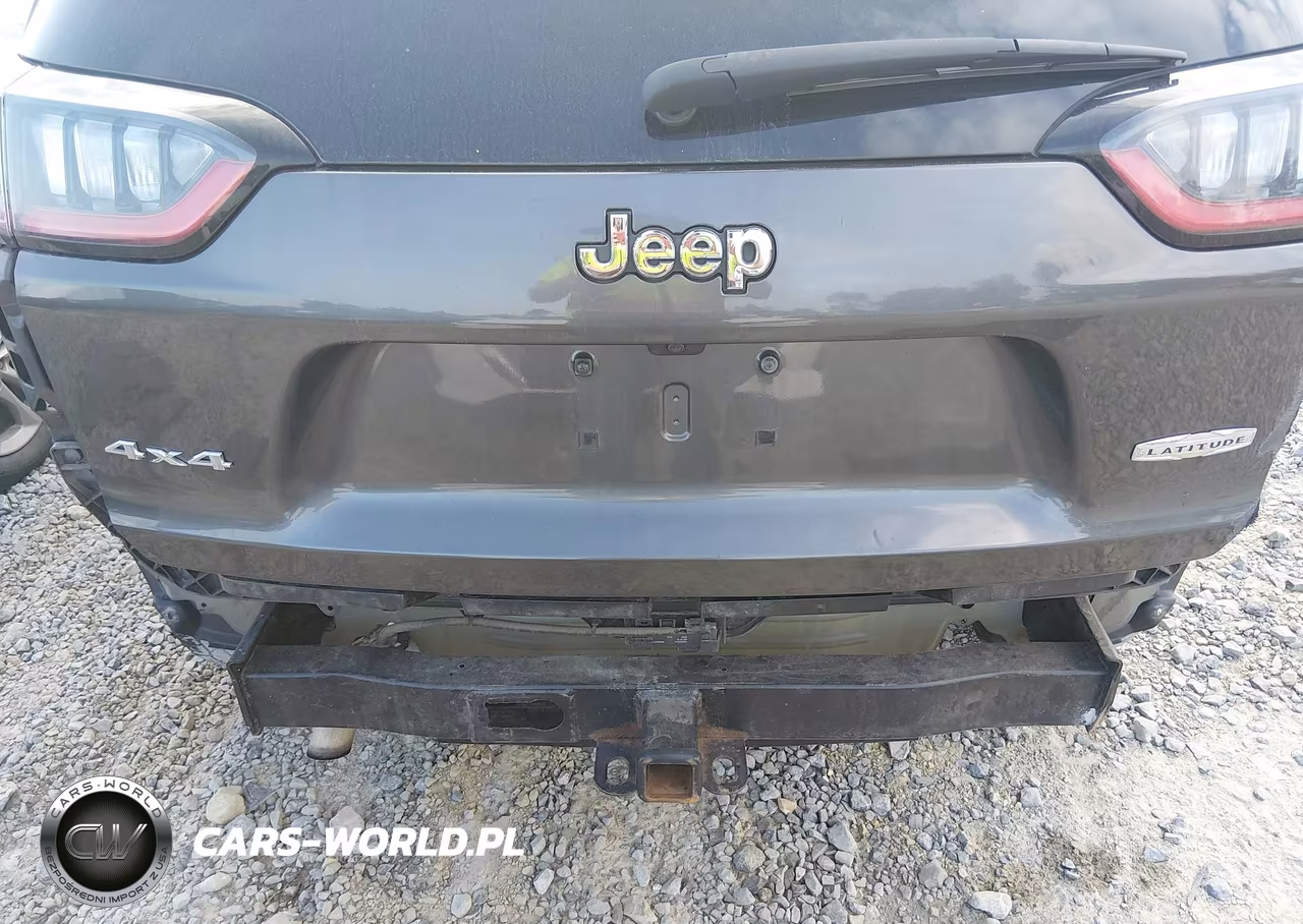 2019 Jeep Cherokee Latitude Plus 4X4 VIN:1C4PJMLB6KD198868 - 6