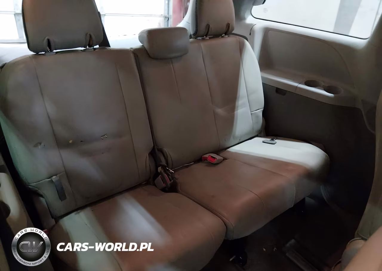 2012 Toyota Sienna Base 7 Passenger VIN:5TDKA3DC7CS014085 - 18