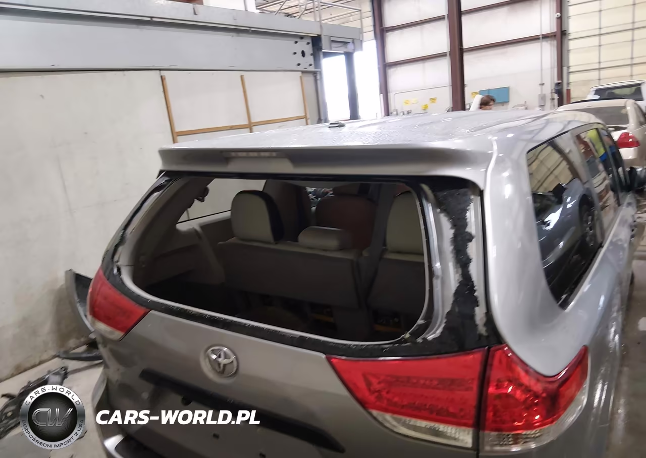 2012 Toyota Sienna Base 7 Passenger VIN:5TDKA3DC7CS014085 - 19