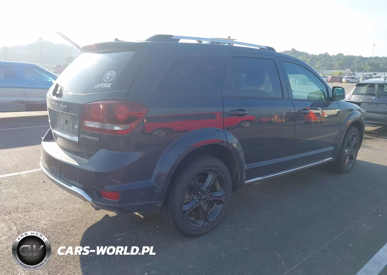 2018 Dodge Journey Crossroad Awd VIN:3C4PDDGG3JT388746 - 4