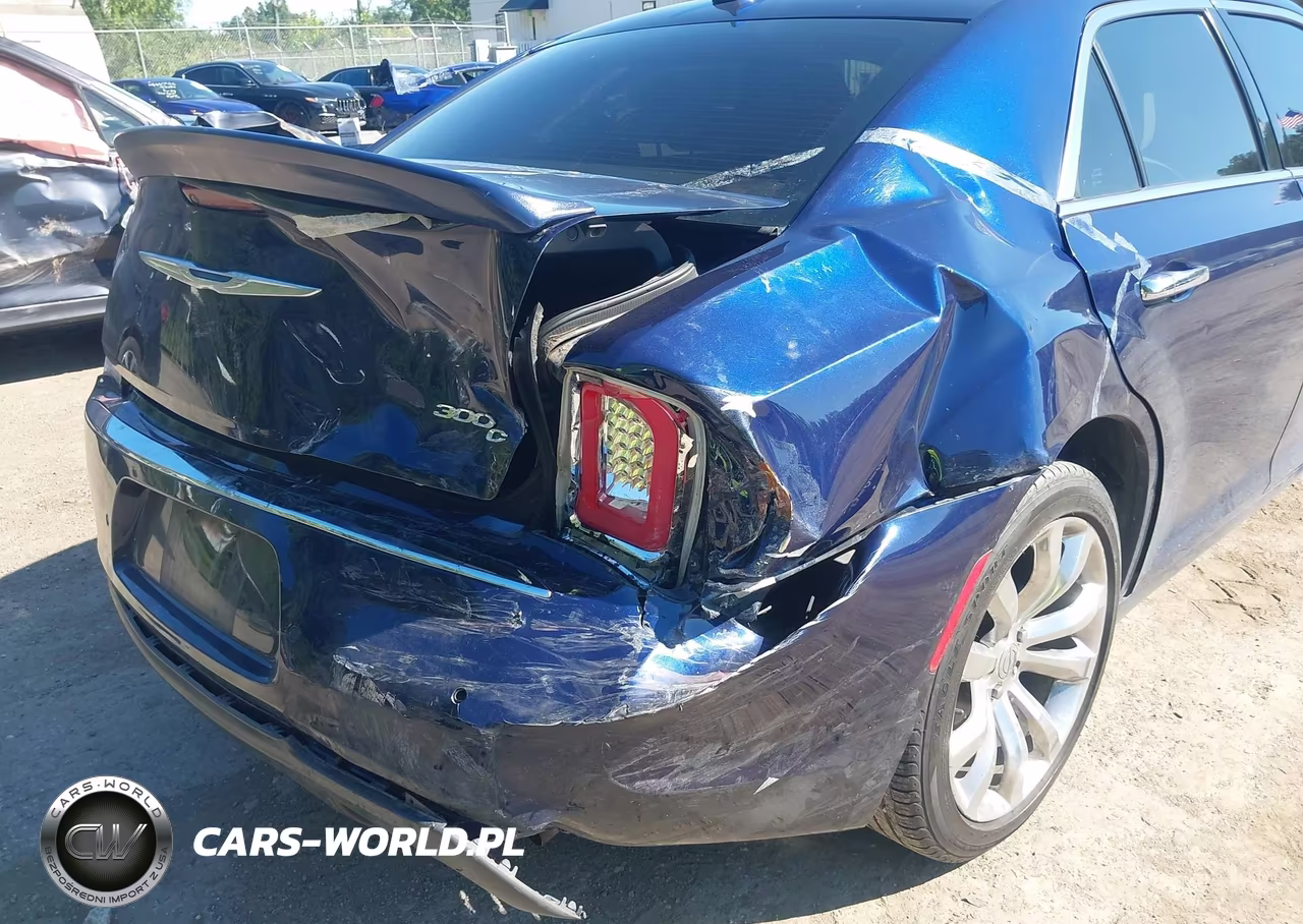 2015 Chrysler 300C VIN:2C3CCAET0FH756692 - 6