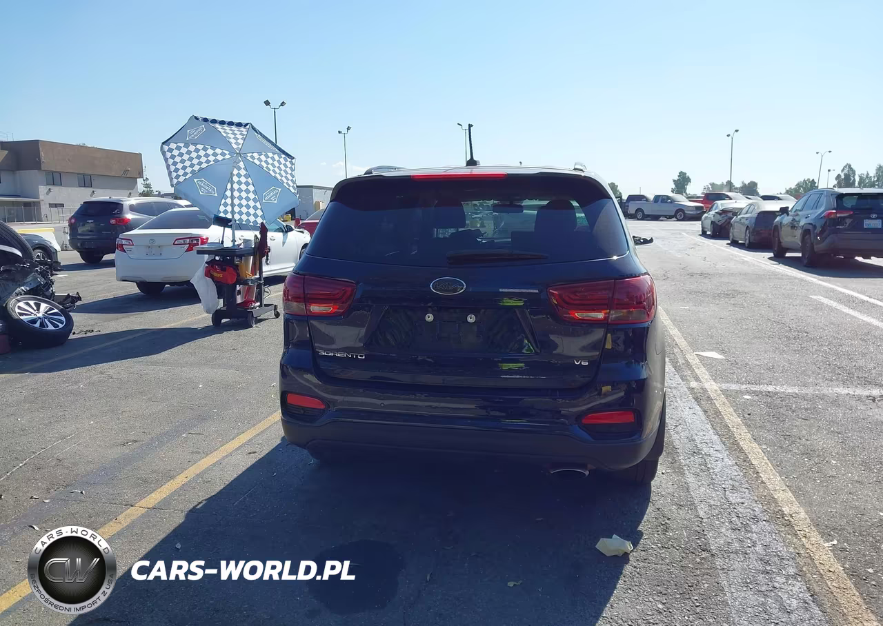 2020 Kia Sorento 3.3L S VIN:5XYPGDA53LG657076 - 17