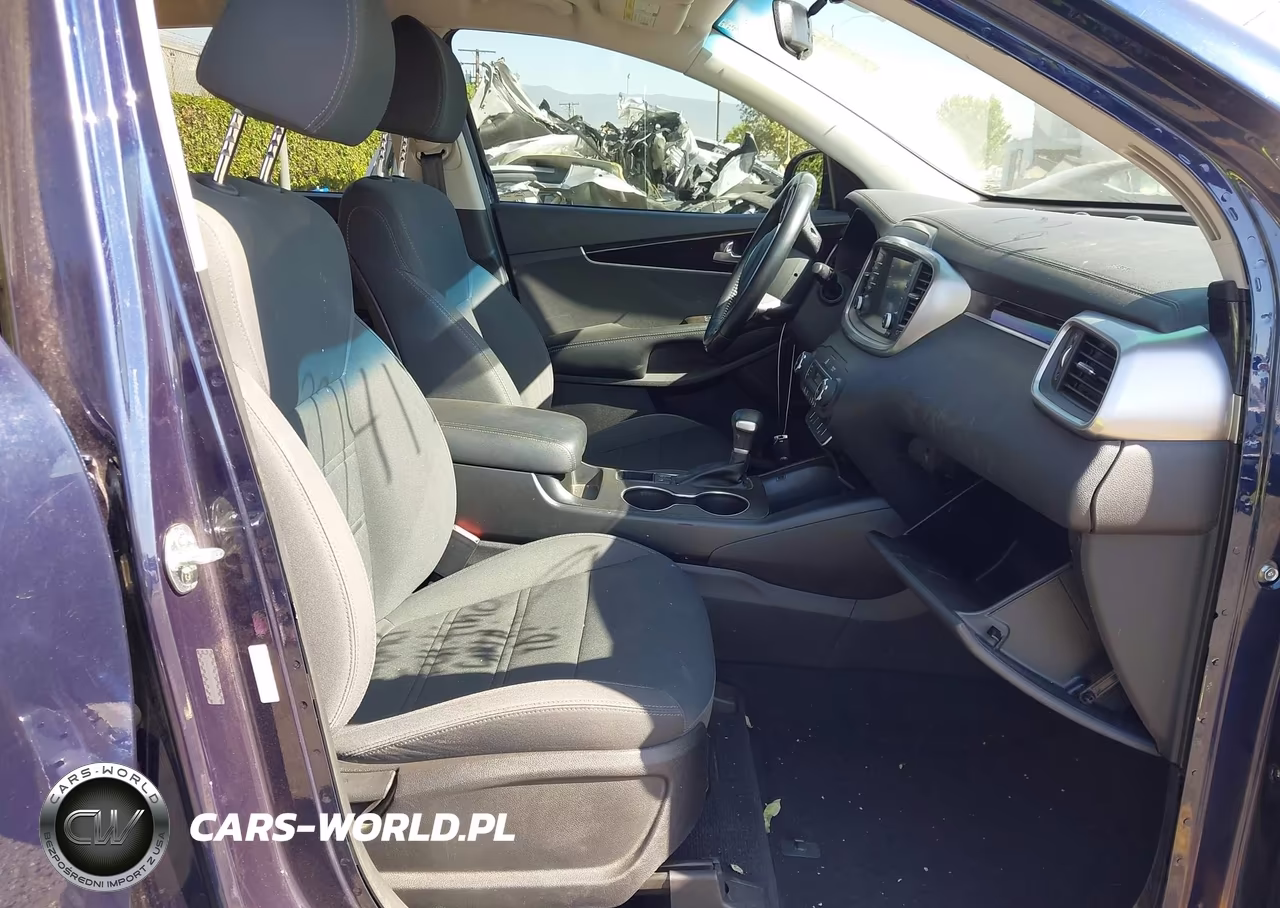 2020 Kia Sorento 3.3L S VIN:5XYPGDA53LG657076 - 5