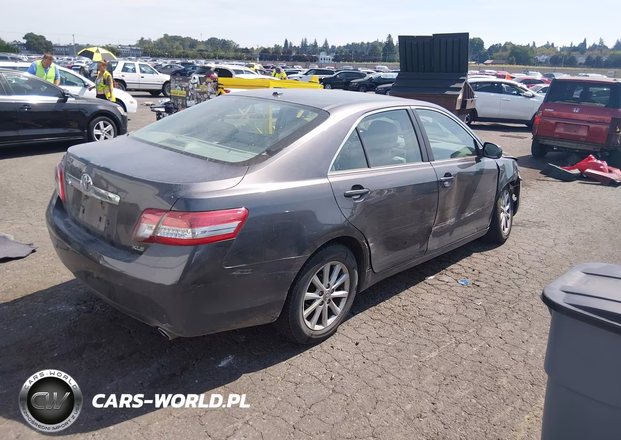 2011 Toyota Camry Xle VIN:4T4BF3EK8BR107636 - 4
