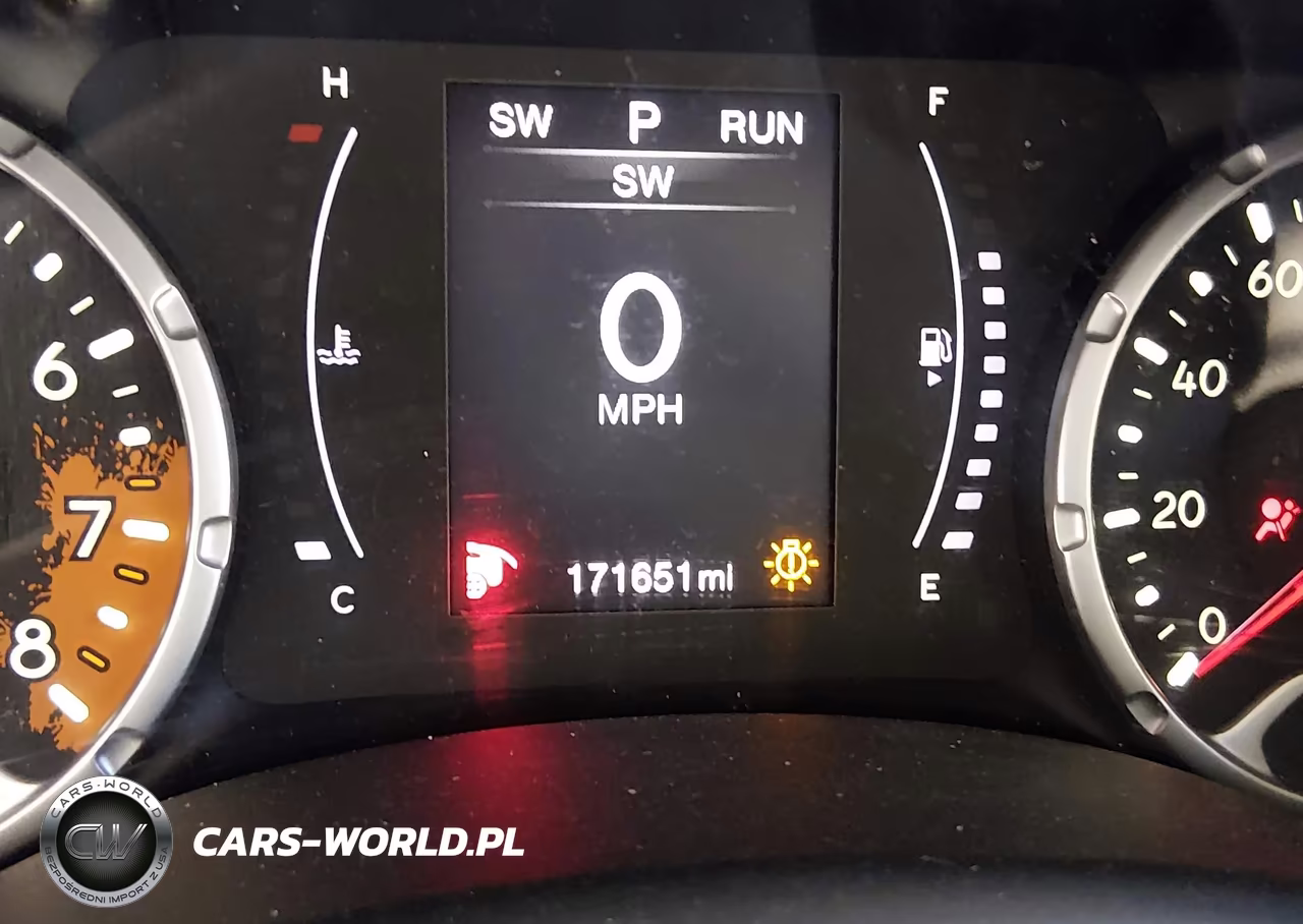 2018 Jeep Renegade Sport 4X4 VIN:ZACCJBAB8JPG98035 - 16