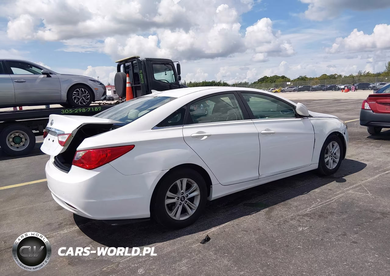 2013 Hyundai Sonata Gls VIN:5NPEB4AC3DH664575 - 4