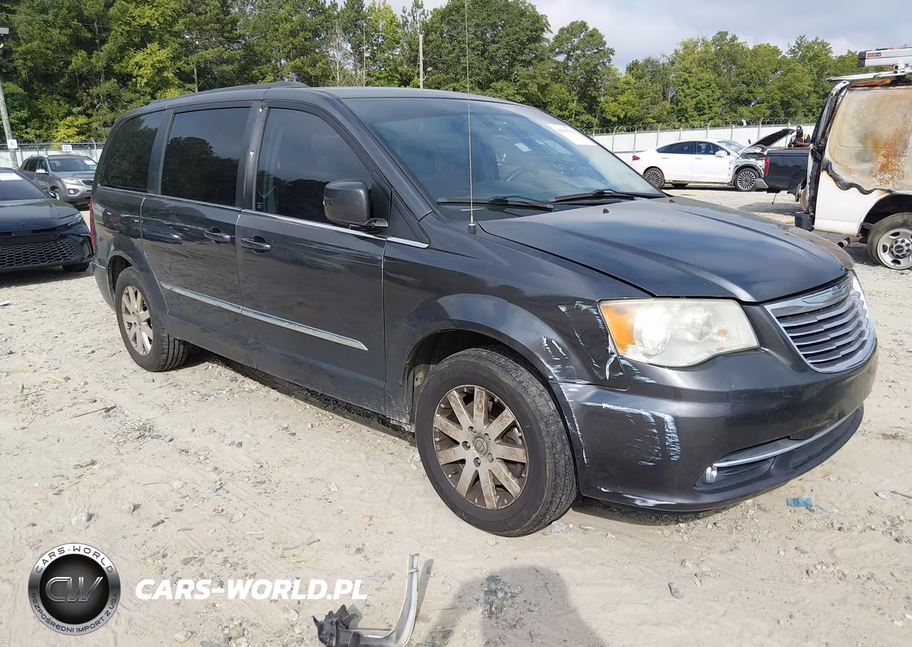 2015 Chrysler Town & Country Touring – zdjęcie 1 z 13