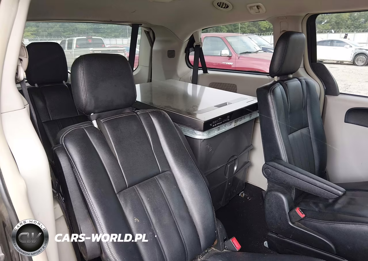 2015 Chrysler Town & Country Touring VIN:2C4RC1BG0FR538565 - 12