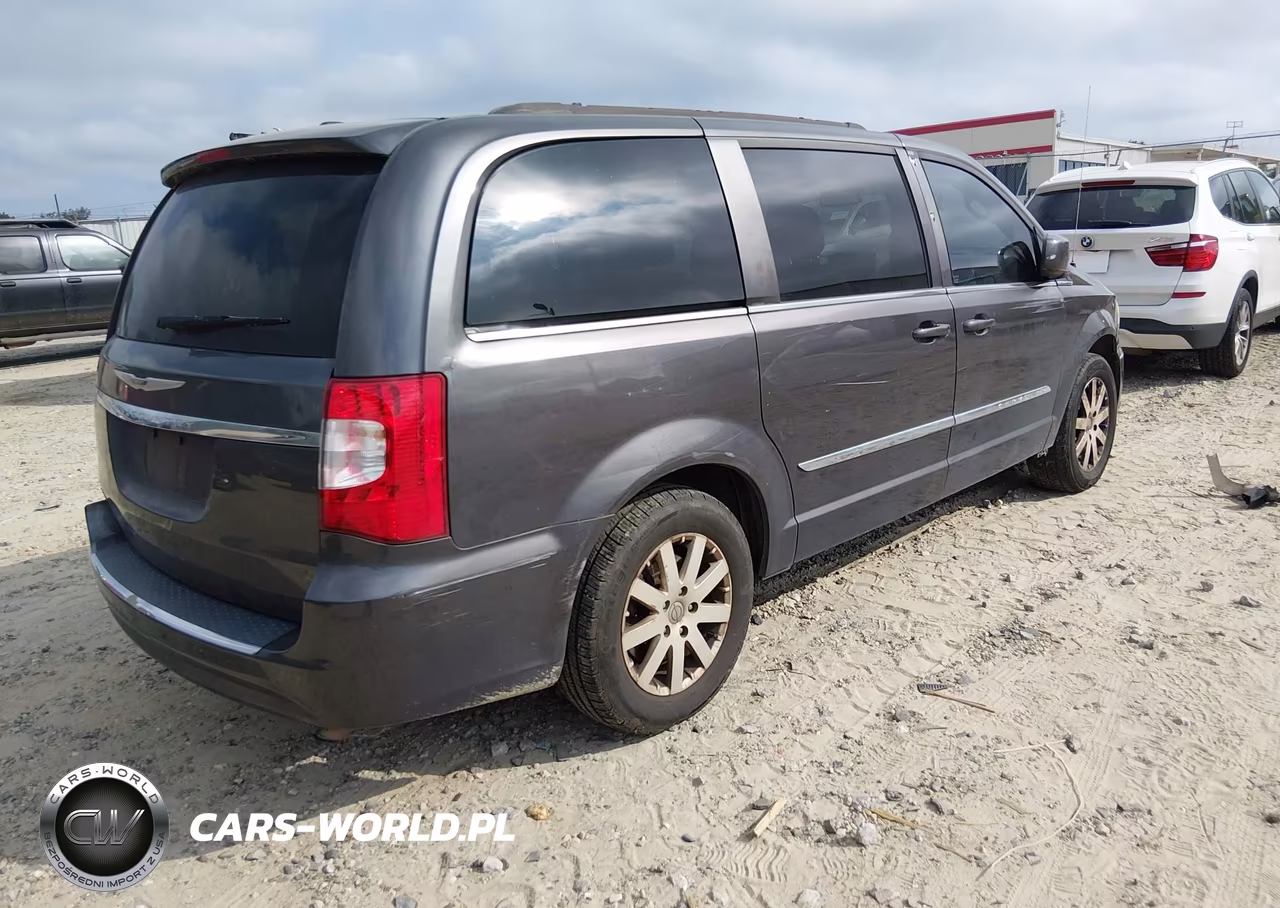 2015 Chrysler Town & Country Touring VIN:2C4RC1BG0FR538565 - 4