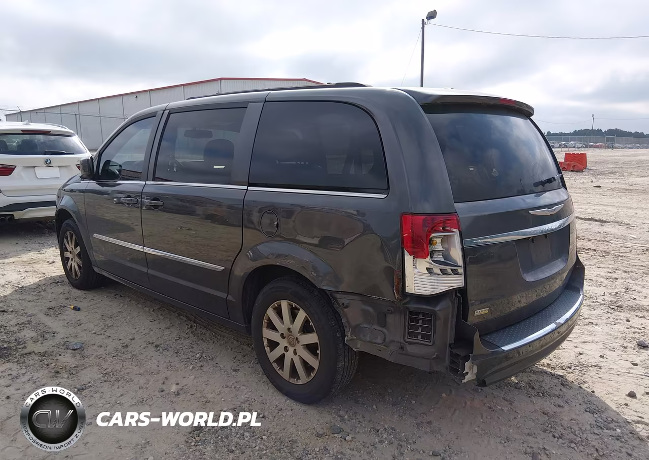 2015 Chrysler Town & Country Touring VIN:2C4RC1BG0FR538565 - 6