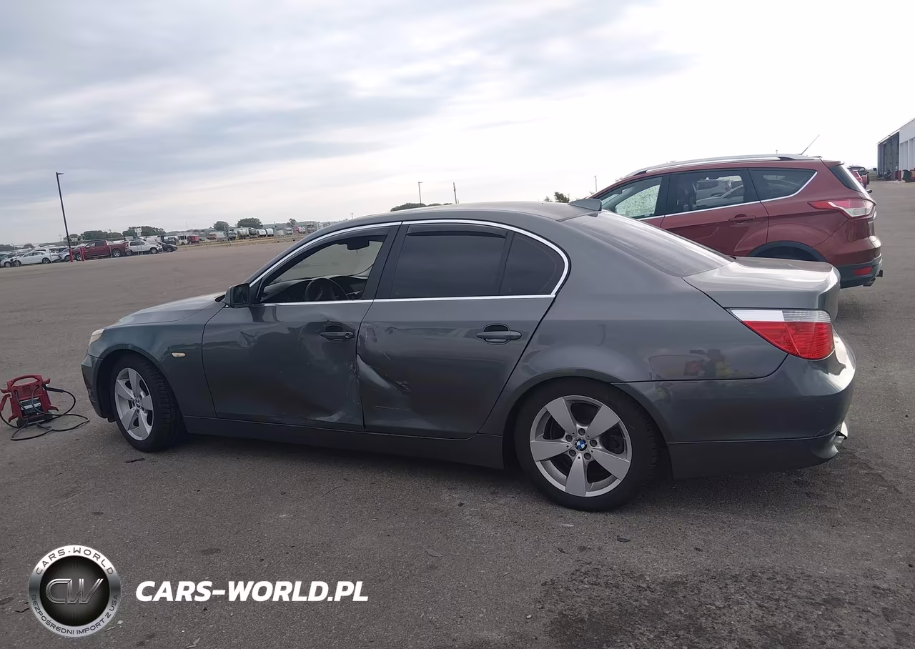 2007 BMW 525Xi VIN:WBANF33577B999340 - 14