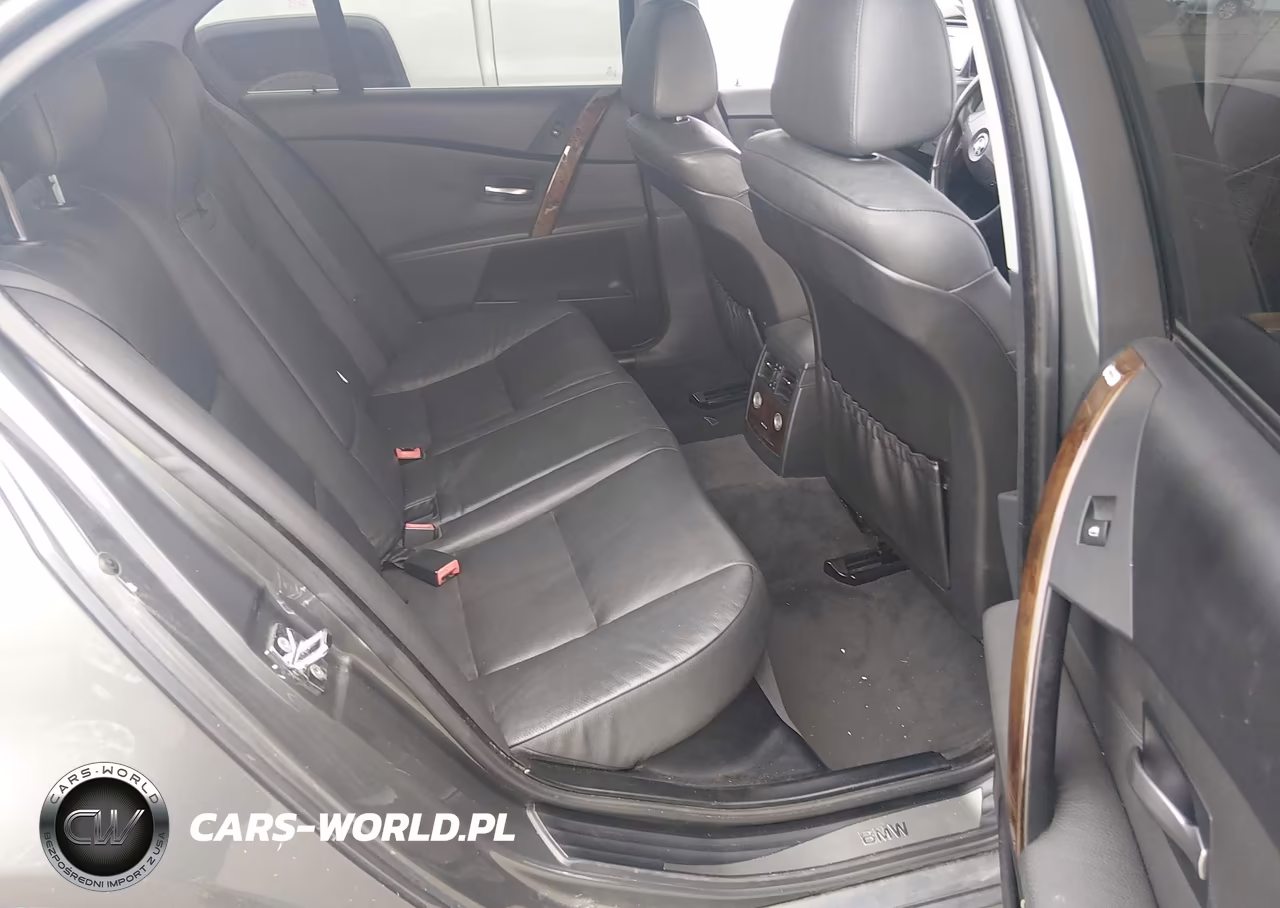 2007 BMW 525Xi VIN:WBANF33577B999340 - 8
